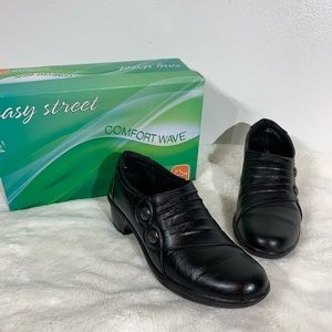 Easy Street Comfort Wave Black Clogs - shoes - 8.5